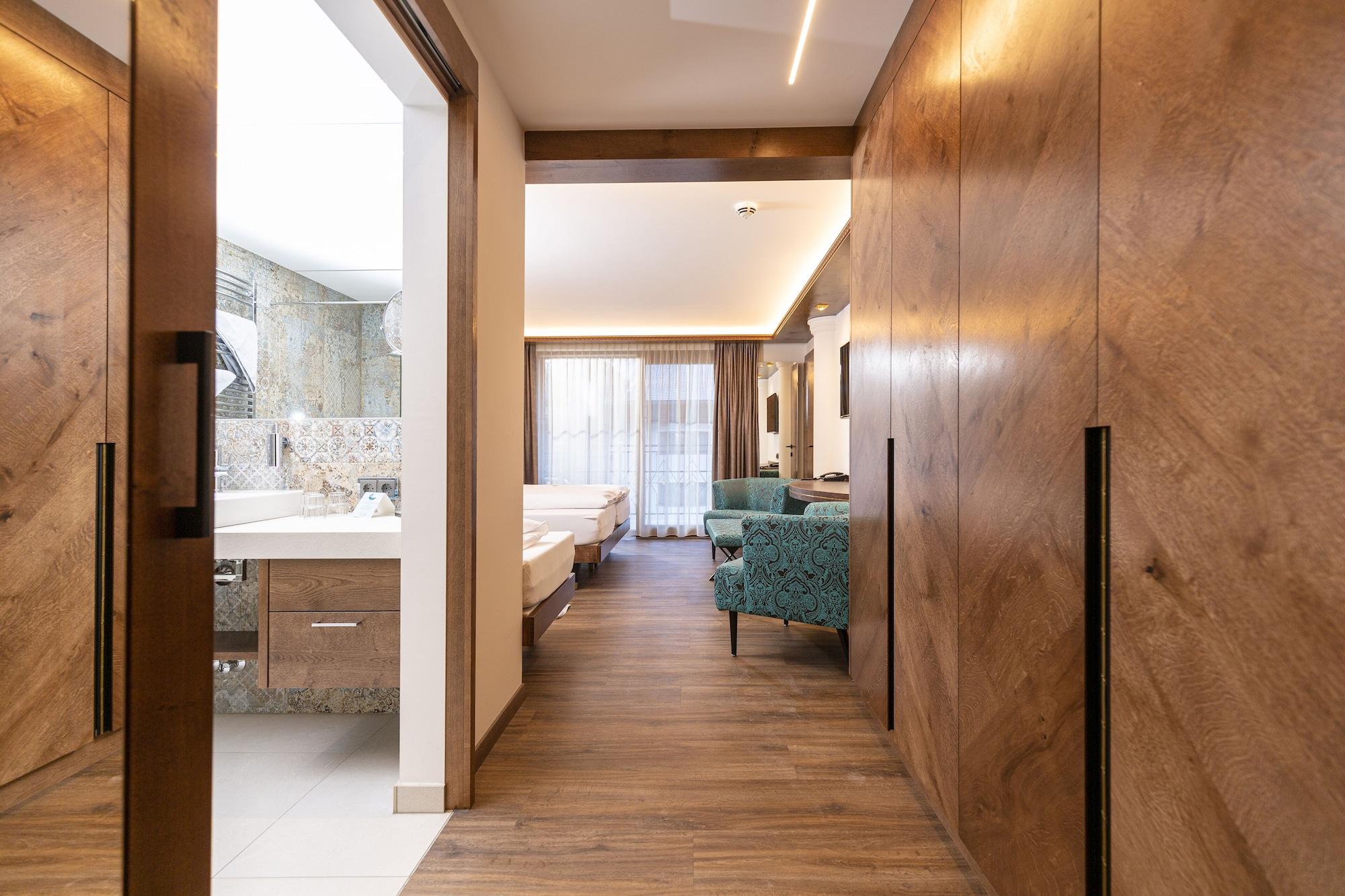 Strass - Sport & Spa Hotel Майерхофен Екстериор снимка
