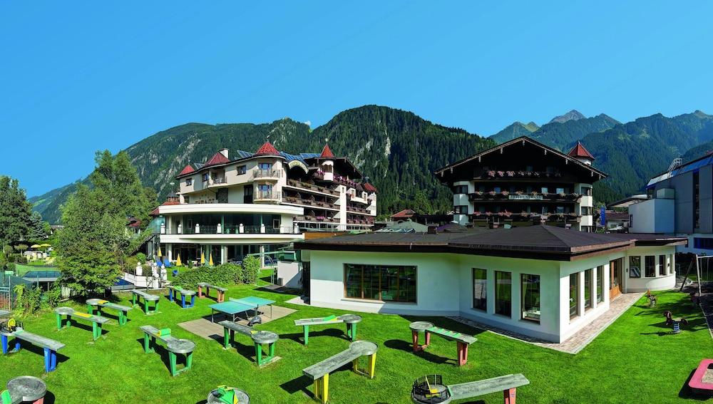 Strass - Sport & Spa Hotel Майерхофен Екстериор снимка