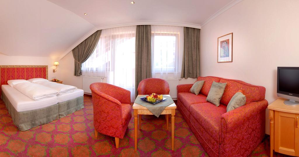 Strass - Sport & Spa Hotel Майерхофен Стая снимка