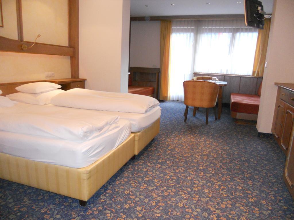 Strass - Sport & Spa Hotel Майерхофен Стая снимка