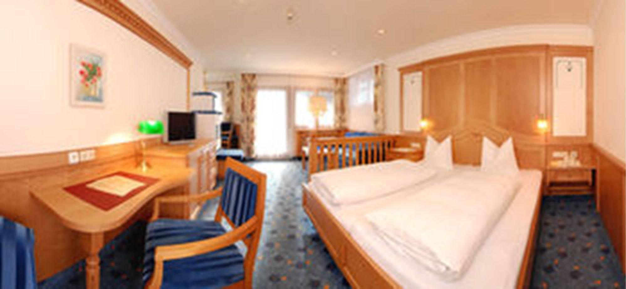 Strass - Sport & Spa Hotel Майерхофен Екстериор снимка